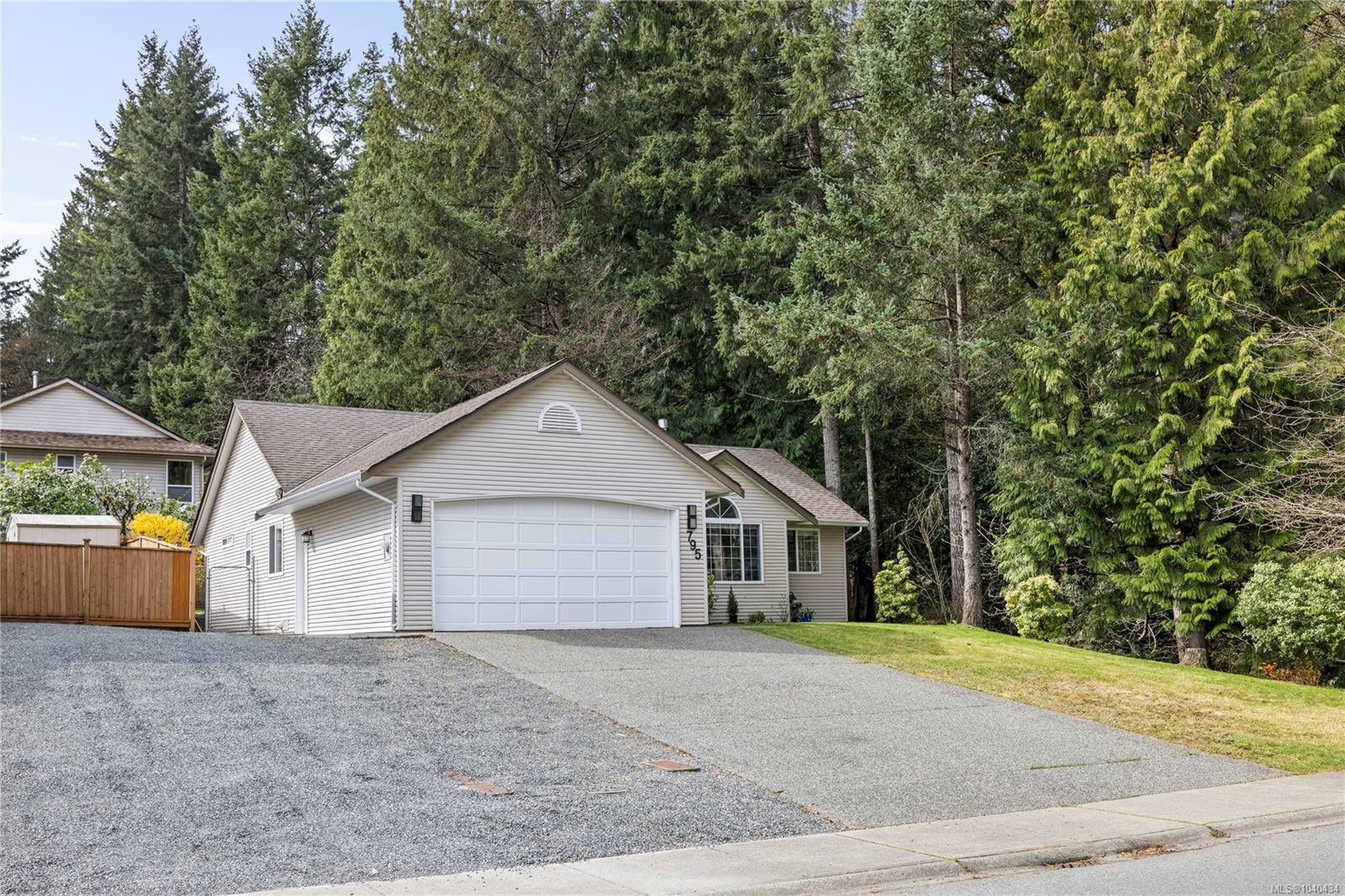 Featured exterior photo of 795 Southland Way, Nanaimo, BC
