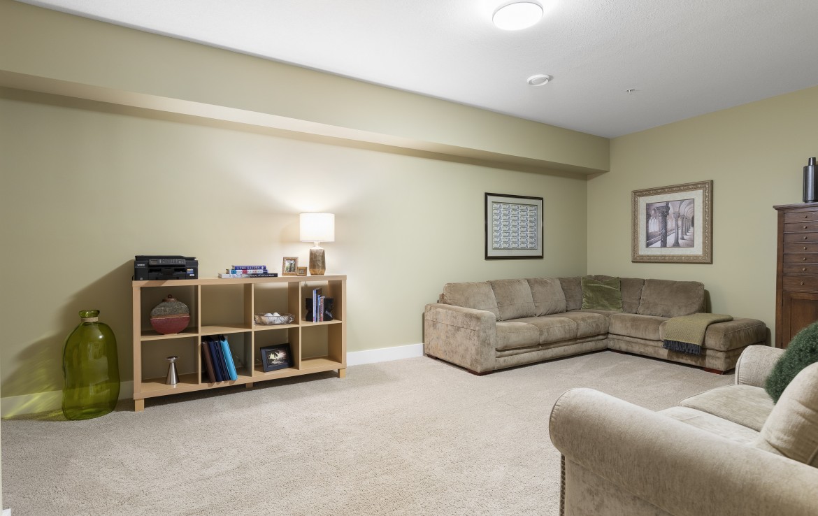 Large Family Room in North Nanaimo Townhouse